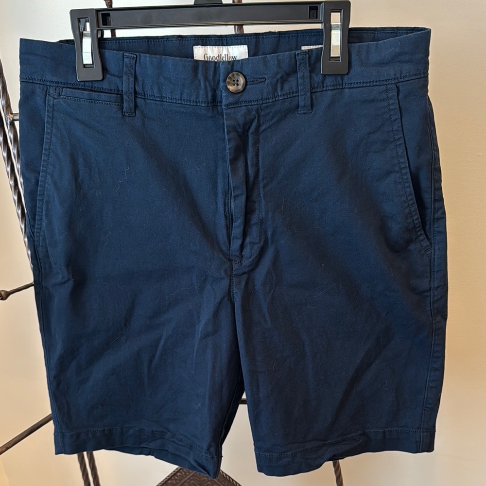 Goodfellow & Co Men's Dark Blue Flat Front Shorts size 28